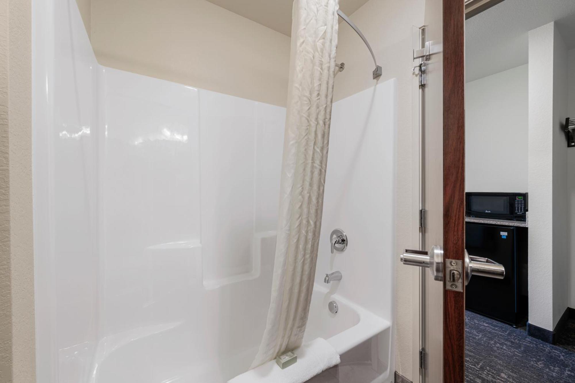 Cobblestone Hotel & Suites - Bellefontaine Εξωτερικό φωτογραφία